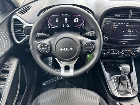Used 2023 Kia Soul LX FWD image 27