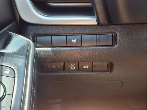 Used 2024 Nissan Rogue SV AWD/4WD image 13