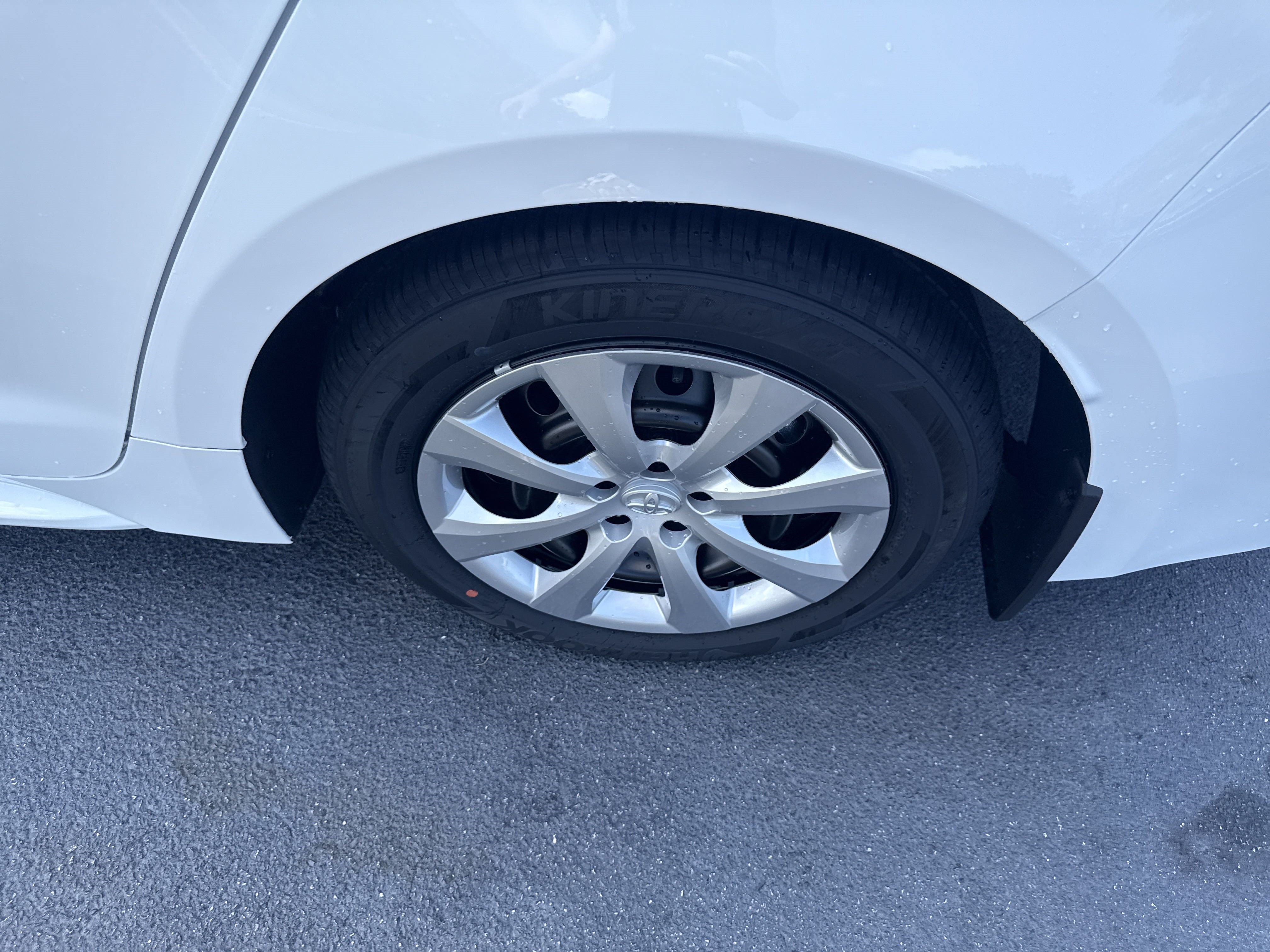 Used 2025 Toyota Corolla LE FWD image 12