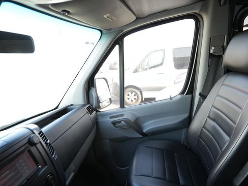 Used 2015 Mercedes-Benz Sprinter 2500 image 15