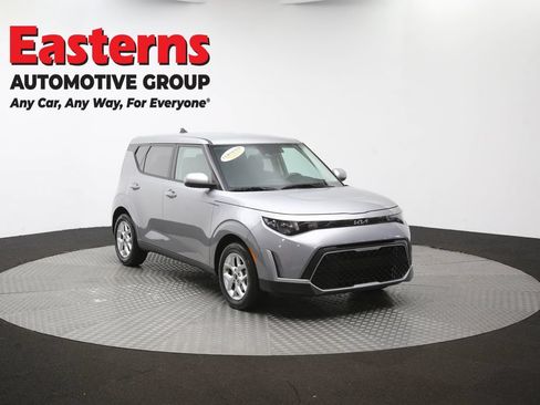 Used 2025 Kia Soul LX w/ LX Technology Package FWD image 48