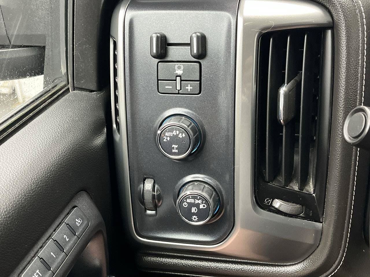 Used 2017 Chevrolet Silverado 1500 LTZ w/ LTZ Plus Package AWD/4WD image 17