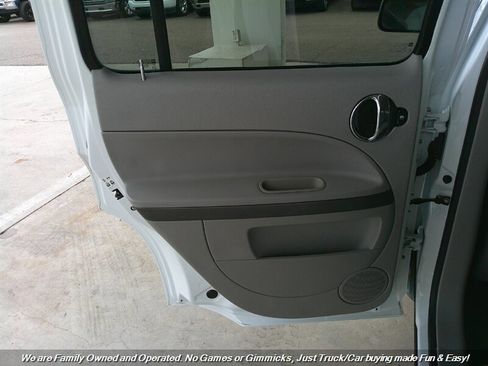 Used 2006 Chevrolet HHR LT image 20