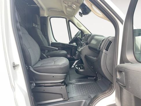 Used 2025 RAM ProMaster 2500 w/ U-Haul Equipment Group FWD image 14