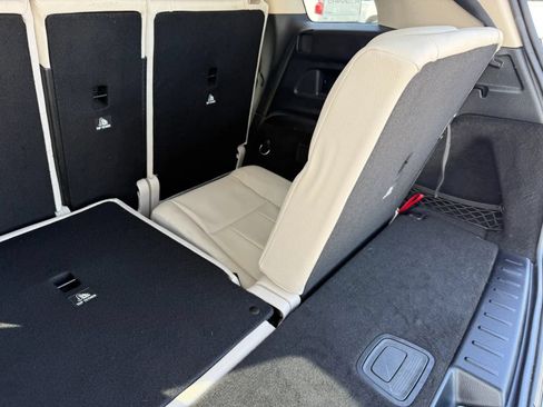 Used 2021 Mercedes-Benz GLB 250 image 28
