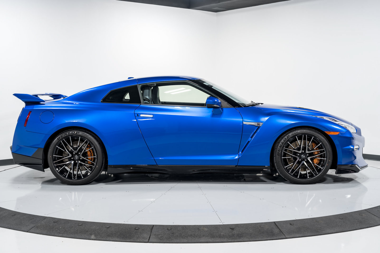 Used 2024 Nissan GT-R w/ Floor Mat Package AWD/4WD image 2