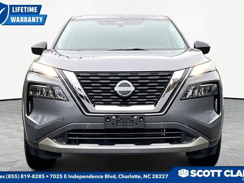 Used 2023 Nissan Rogue S image 2