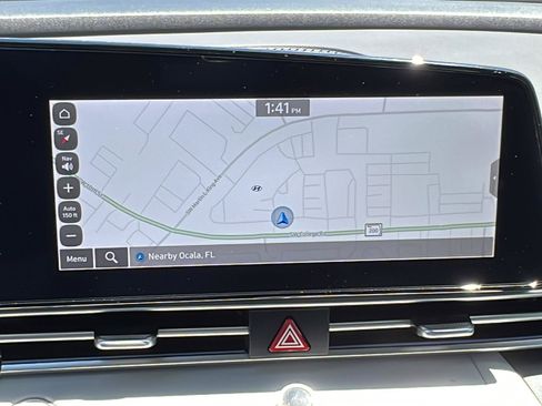 Certified 2025 Hyundai Elantra Limited FWD image 17