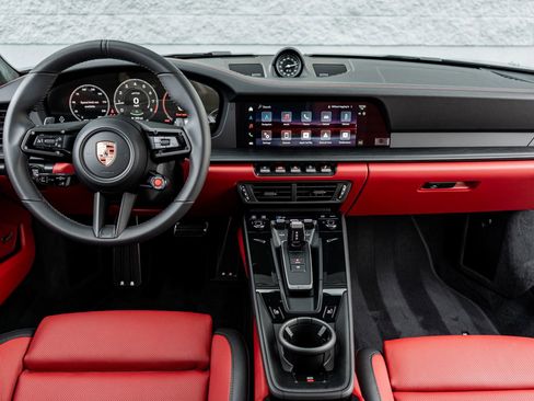 Used 2026 Porsche 911 Carrera GTS image 4