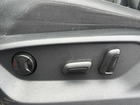 Used 2020 Volkswagen Tiguan SE FWD image 9