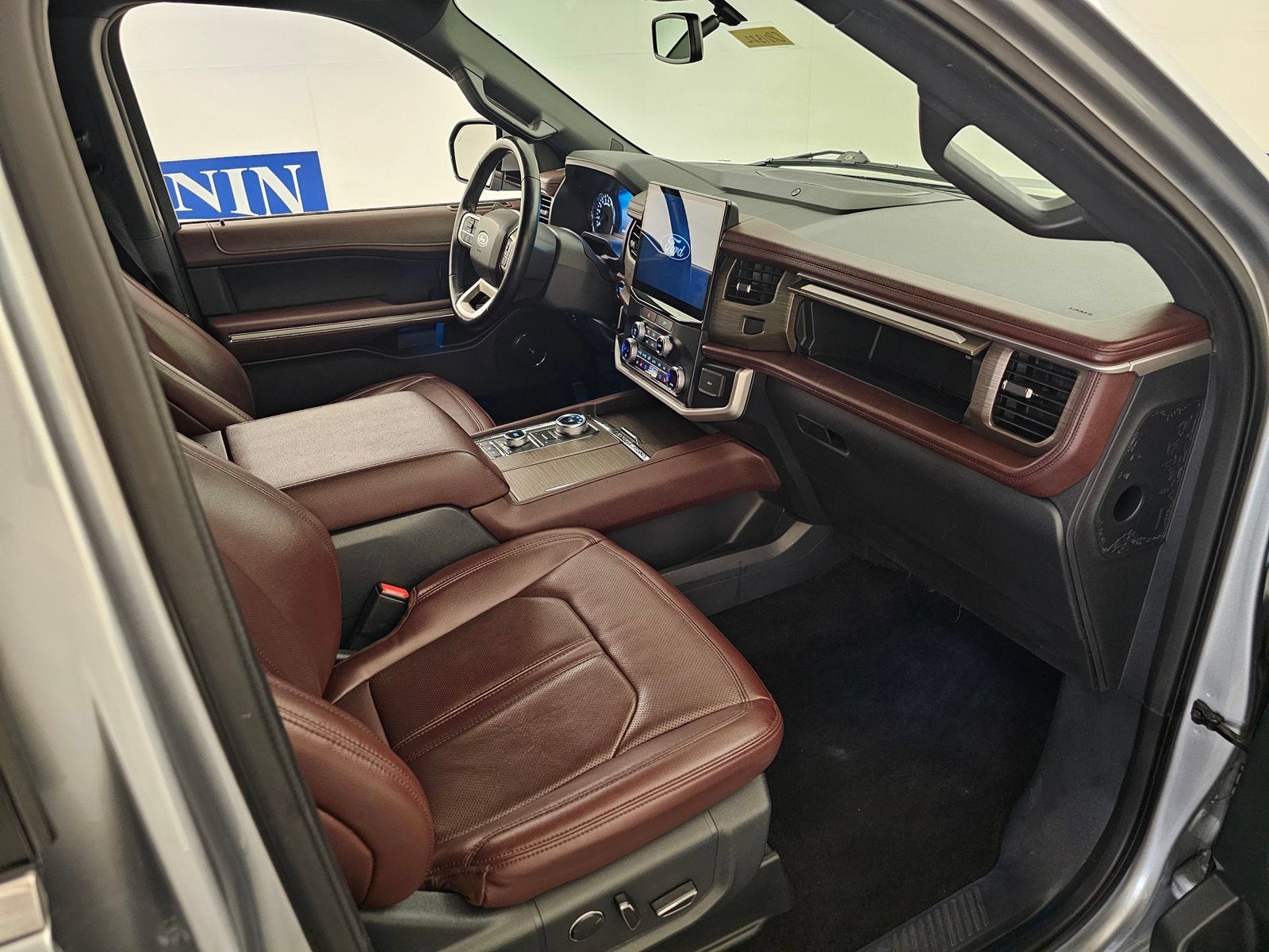 Used 2022 Ford Expedition Max Limited AWD/4WD image 25