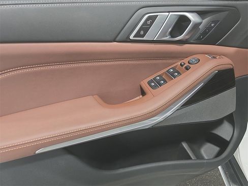 Used 2024 BMW X5 sDrive40i w/ Premium Package image 21