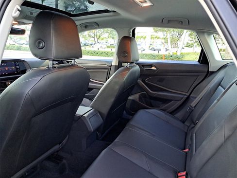 Certified 2019 Volkswagen Jetta SEL image 8