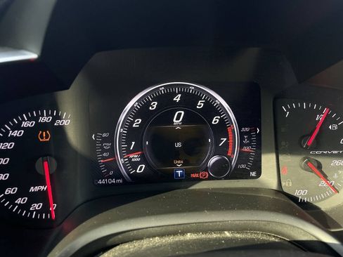 Used 2014 Chevrolet Corvette Stingray Coupe RWD image 17