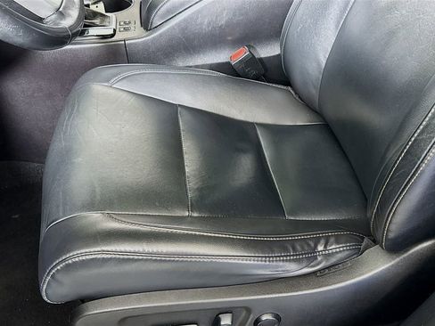 Used 2019 Toyota Highlander XLE AWD/4WD image 19