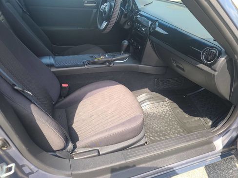 Used 2006 MAZDA MX-5 Miata Touring image 21
