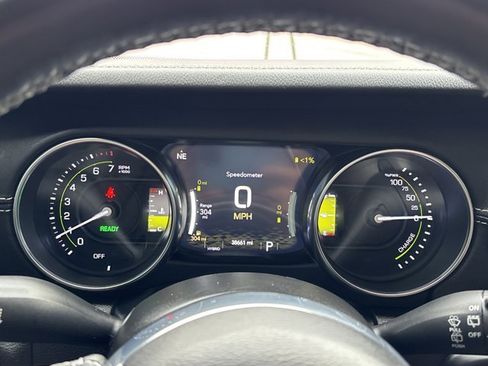 Used 2023 Jeep Wrangler Unlimited Sahara w/ Cold Weather Group image 24