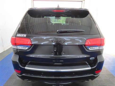 Used 2016 Jeep Grand Cherokee Overland RWD image 11