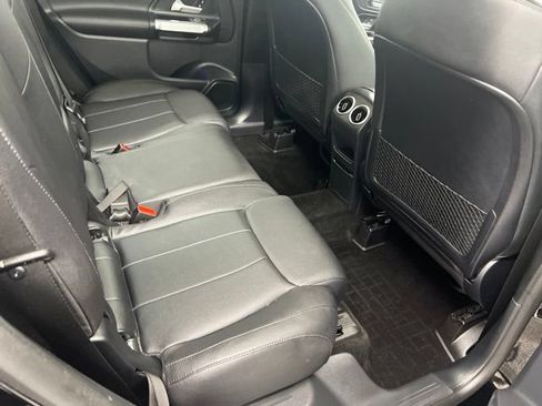 Used 2023 Mercedes-Benz GLB 250 4MATIC image 23