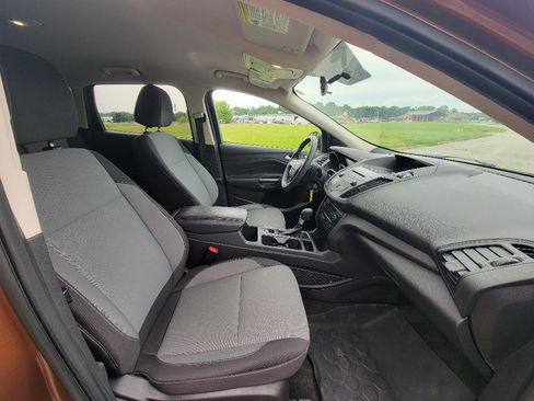 Used 2017 Ford Escape SE FWD image 32