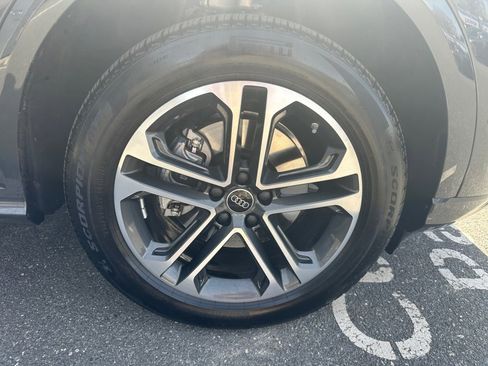 Certified 2025 Audi Q5 Premium w/ Convenience Package image 29