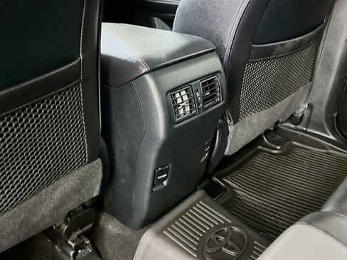 Used 2017 Toyota 4Runner SR5 Premium AWD/4WD image 29