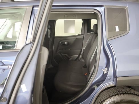 Used 2020 Jeep Renegade Latitude AWD/4WD image 25