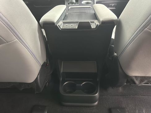Used 2025 Toyota Sienna XLE w/ XLE Plus Package AWD/4WD image 18