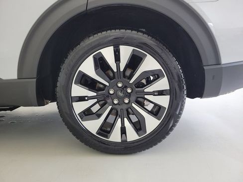 Used 2025 Ford Explorer Platinum w/ LUX Leather Package AWD/4WD image 13