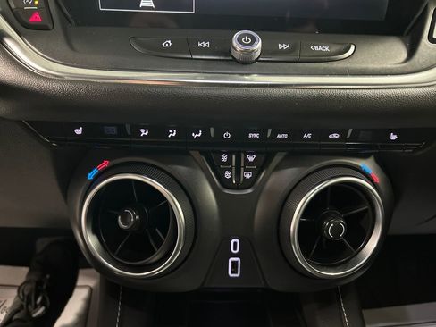 Used 2023 Chevrolet Blazer LT w/ Convenience Package FWD image 19