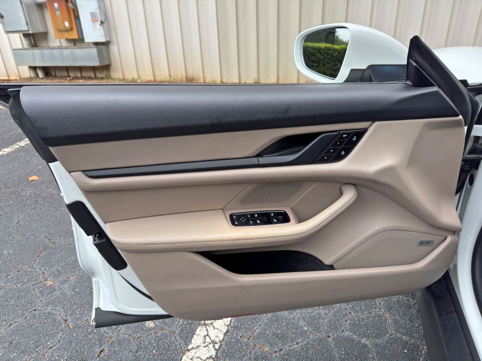 Used 2022 Porsche Taycan RWD image 43