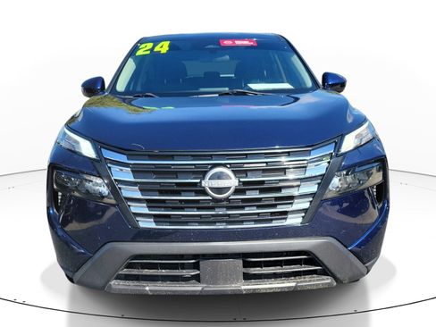 Certified 2024 Nissan Rogue SV FWD image 2