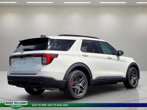 Used 2025 Ford Explorer ST-Line w/ Premium Package AWD/4WD image 4