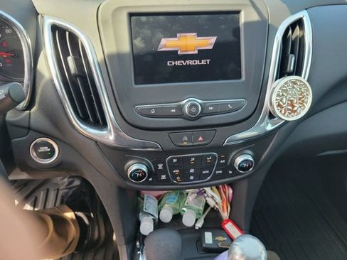 Used 2023 Chevrolet Equinox LT FWD image 9