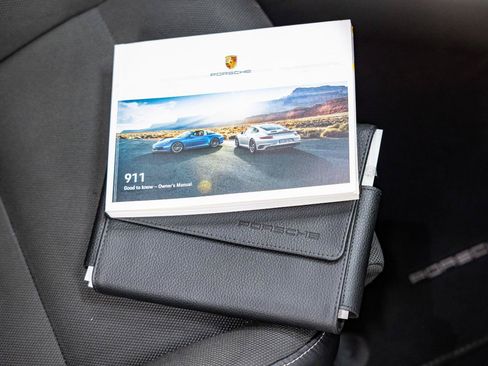 Used 2019 Porsche 911 Carrera 4 AWD/4WD image 18