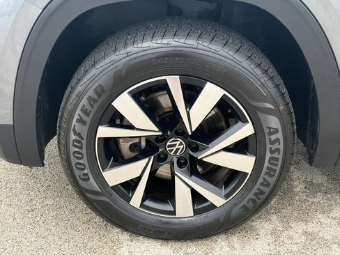 Certified 2023 Volkswagen Atlas Cross Sport SE AWD/4WD image 29