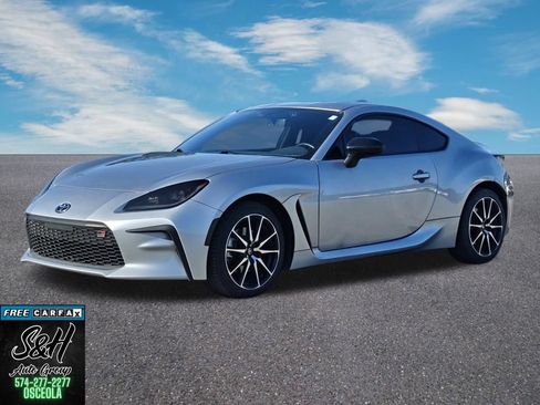 Used 2023 Toyota GR86 w/ ALL Weather Mat Package (TMS) RWD image 14