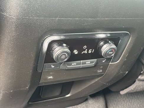 Used 2025 GMC Yukon XL Denali AWD/4WD image 21