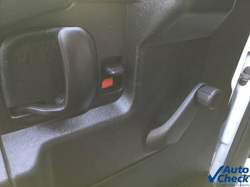 Used 2011 Chevrolet Express 3500 image 19