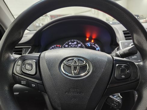 Used 2015 Toyota Camry LE FWD image 24