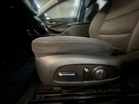 Used 2023 Chevrolet Malibu LT FWD image 15