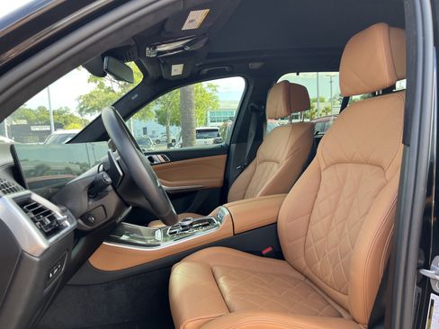 Used 2025 BMW X5 M60i AWD/4WD image 16