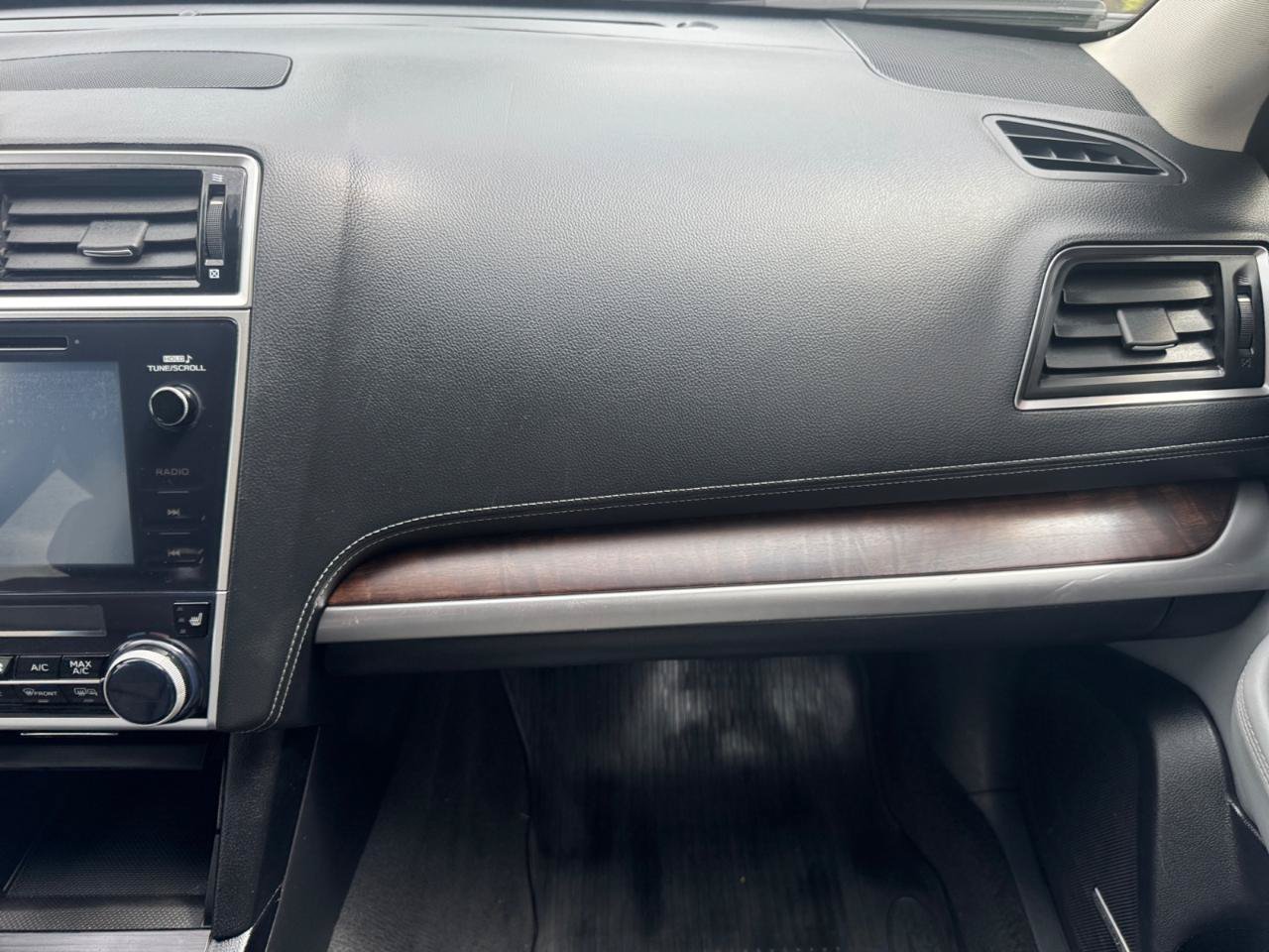 Used 2018 Subaru Outback 2.5i Limited AWD/4WD image 27