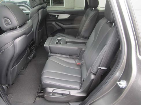 Certified 2024 Acura MDX SH-AWD w/ Technology Package image 9
