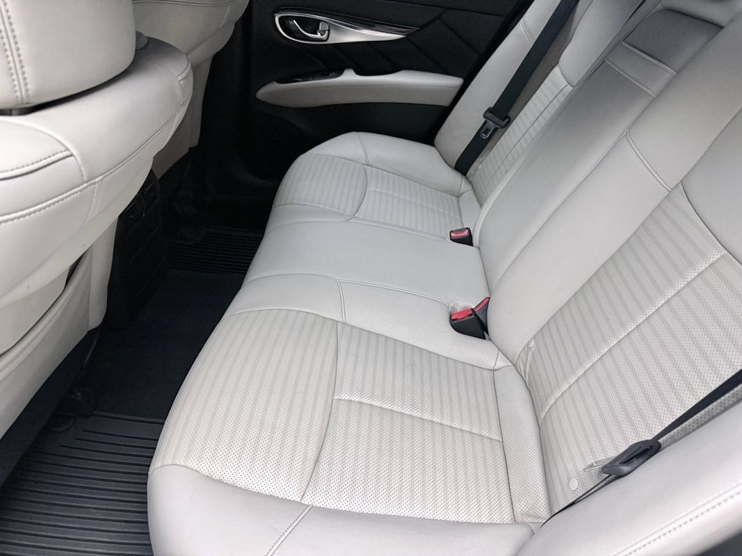 Used 2016 INFINITI Q70 5.6 w/ Sport Package AWD/4WD image 14