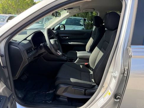 Used 2025 Honda CR-V LX image 11