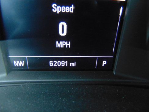 Used 2016 Chevrolet Malibu LT image 11