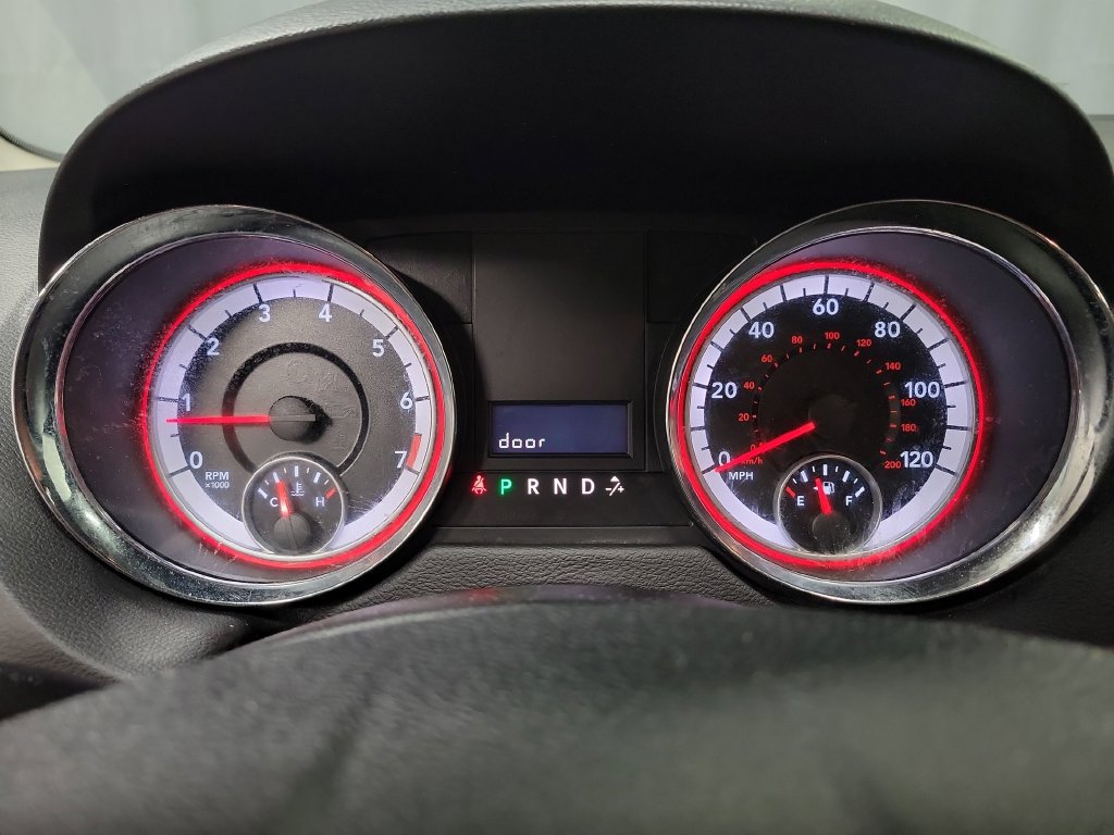 Used 2013 Dodge Grand Caravan American Value Package FWD image 25