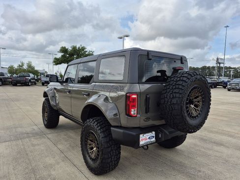 New 2025 Ford Bronco 4-Door image 17