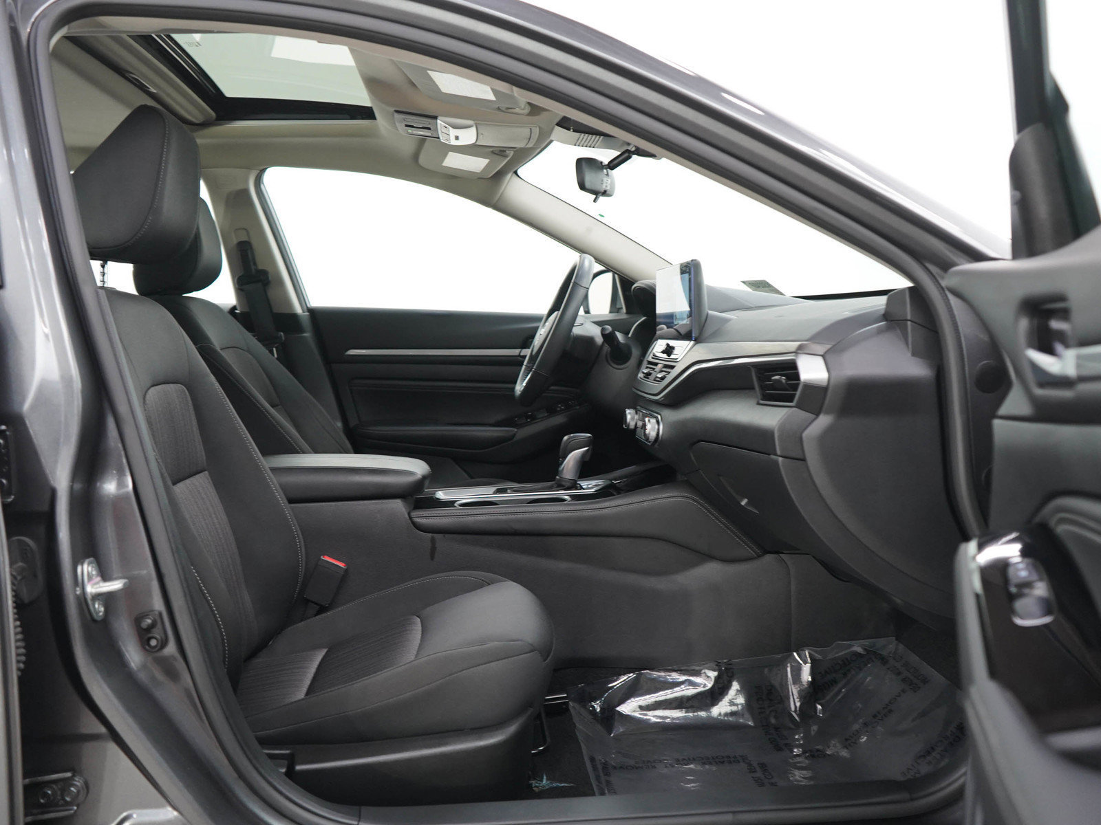 Used 2023 Nissan Altima 2.5 SV w/ SV Premium Package AWD/4WD image 12